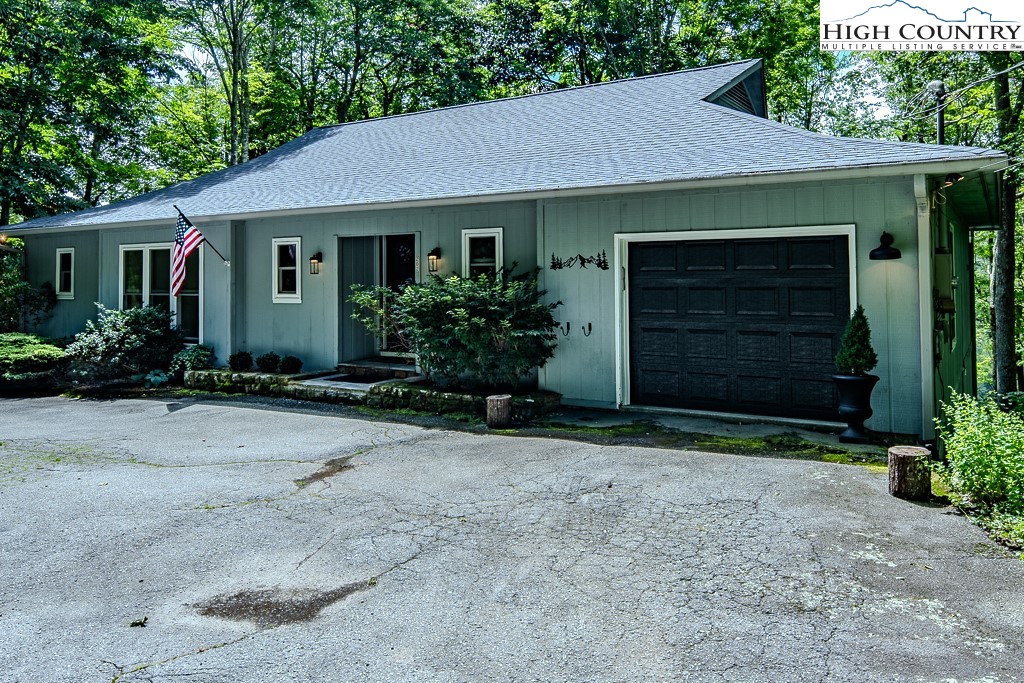 202 Cliffside Lane
