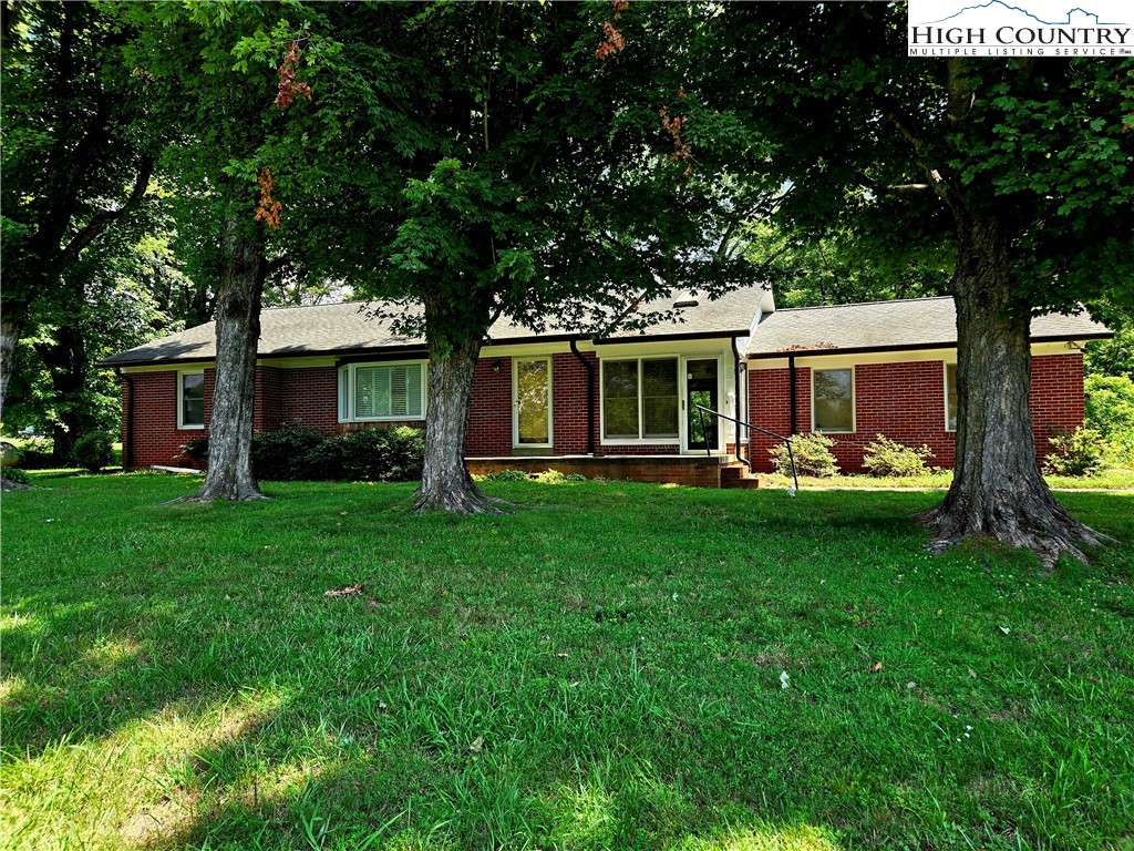 206 Bluebird Road