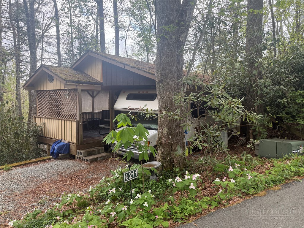 211 Delphinium Lane