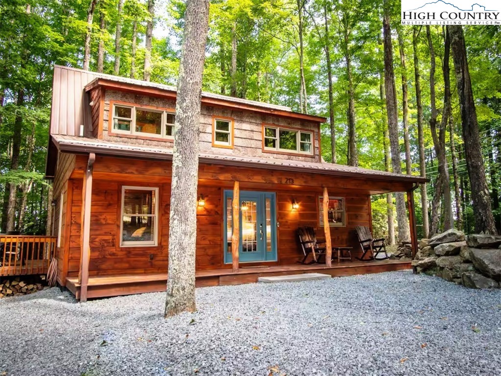 213 Rhododendren Drive