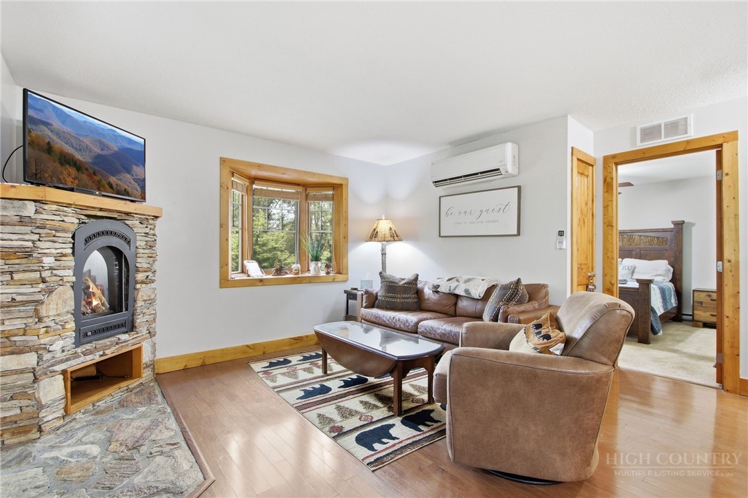 218 Elk Hill Drive 1