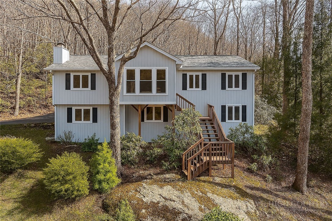 220 Woodwinds Lane