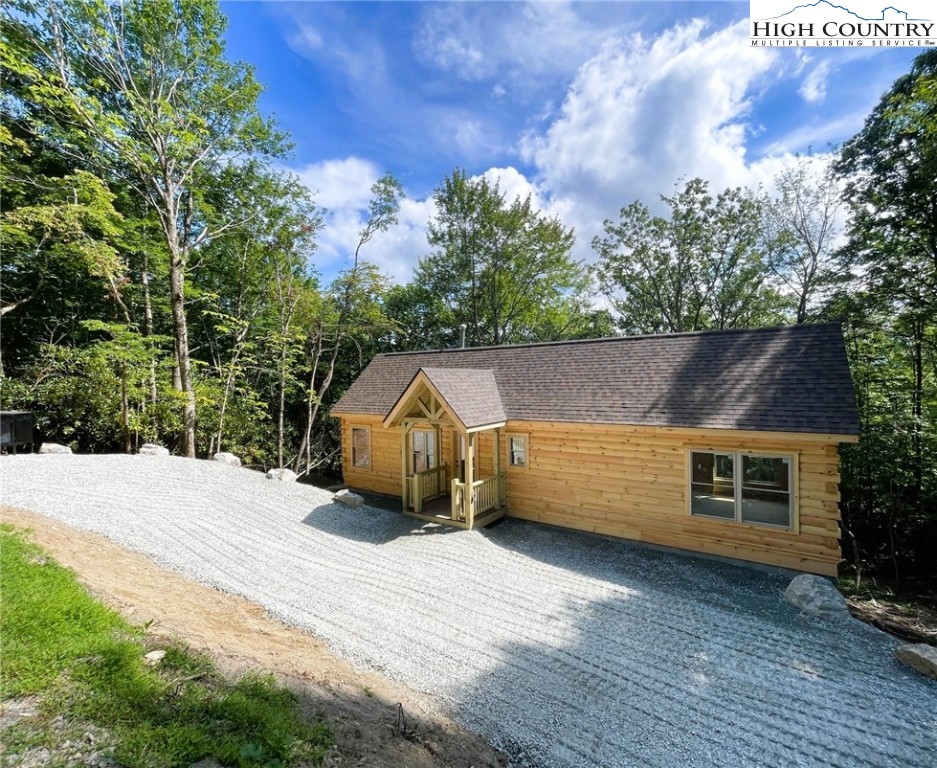 225 Oak Road