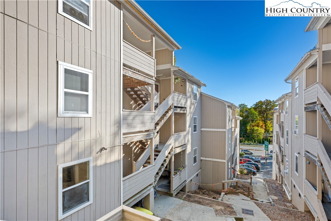 229 E King Street 17