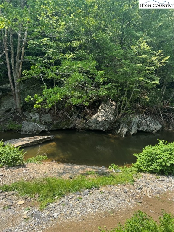 232 Cole Hollow Road
