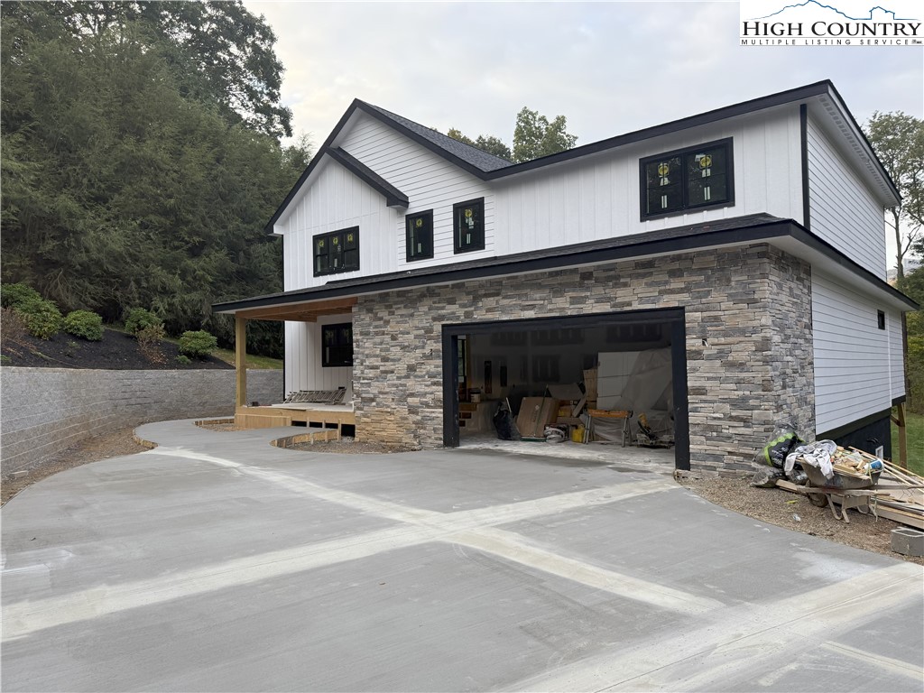 232 Hanging Rock Estates Road