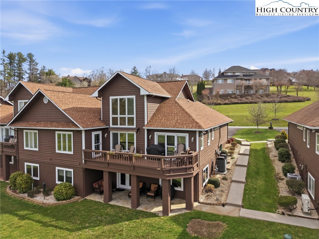 233 Lake View Place D1