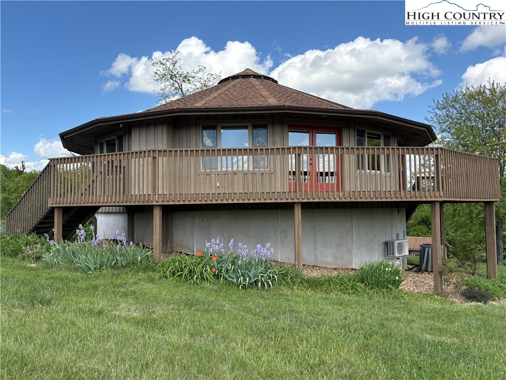 236 Toms Knob Road