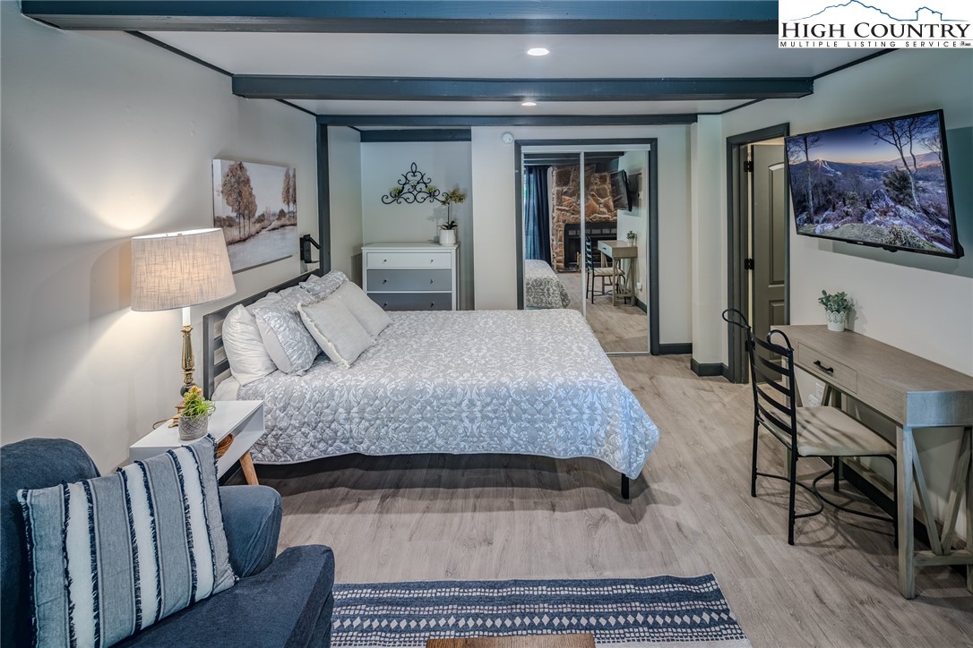 24 Creekside Drive C