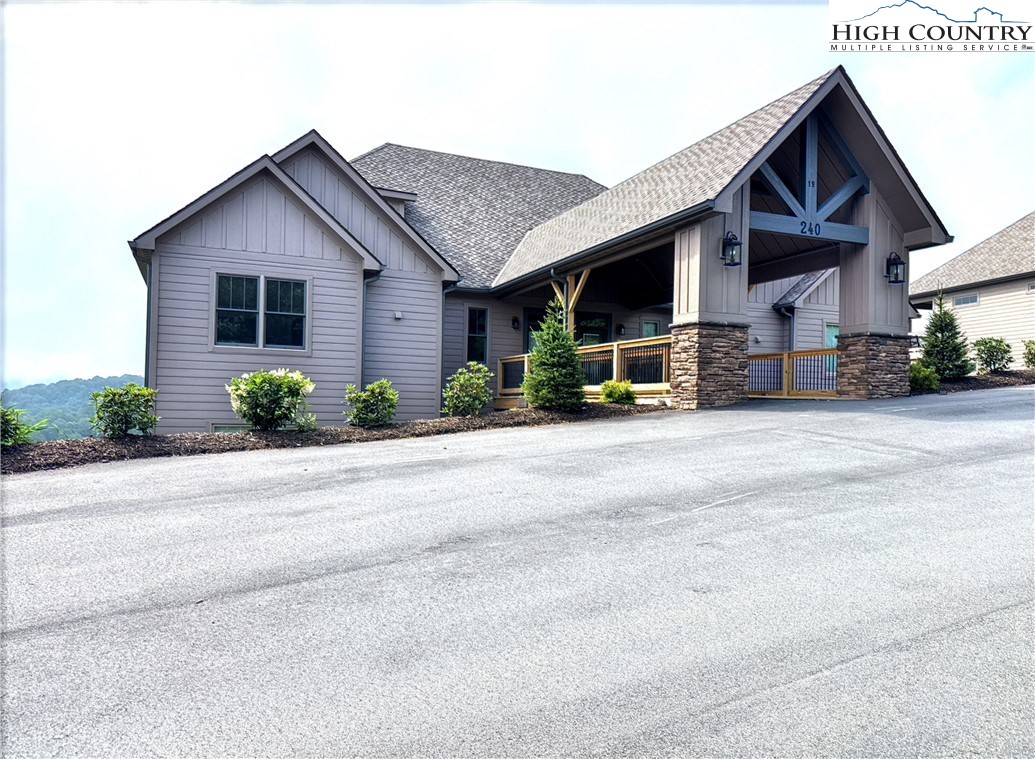 240 Ridgeline Drive 19A