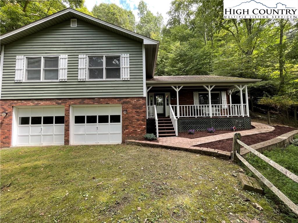 MLS 233077 240 White Oak Trail (Valle Crucis), Banner Elk, NC 28604
