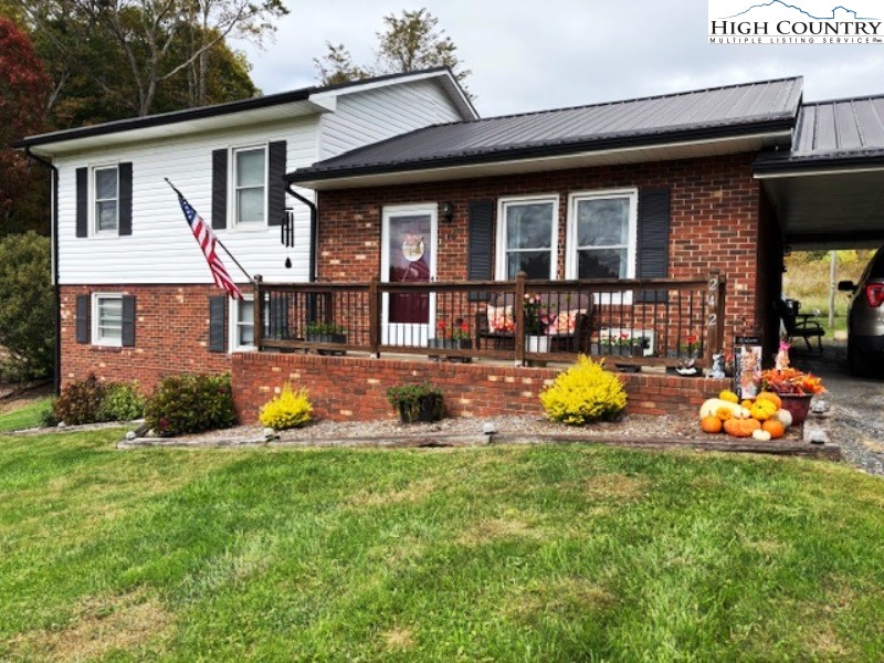 242 Knollview Drive