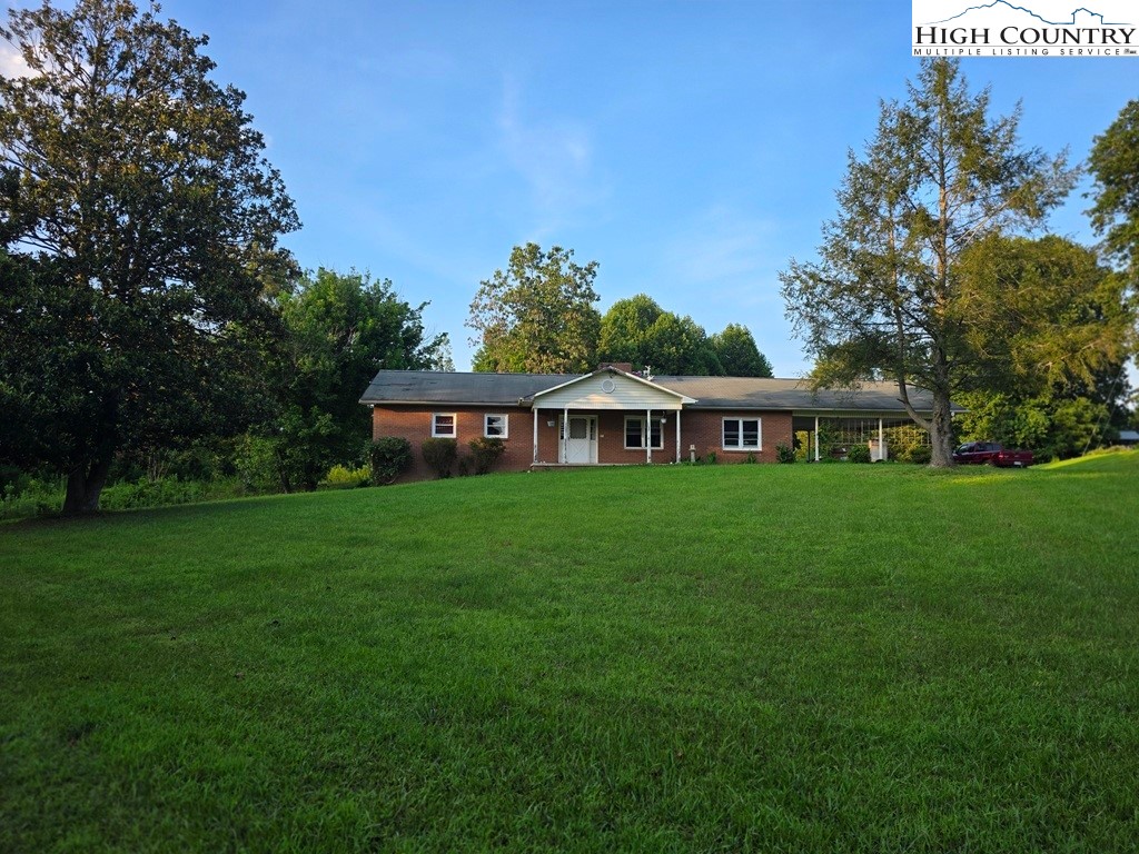 2591 Boomer Road