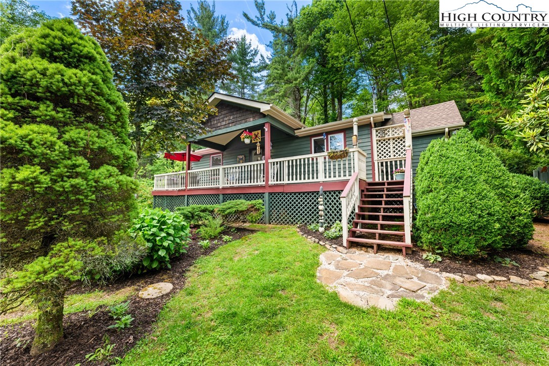 260 Sunny Acres Overlook