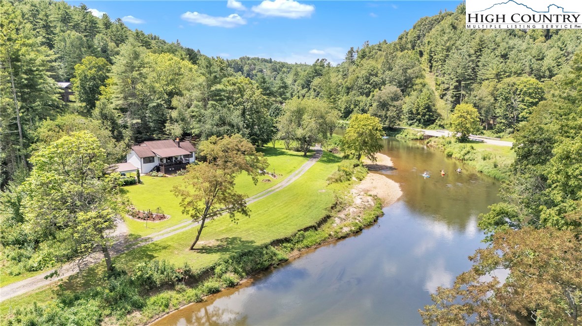 275 River Lane