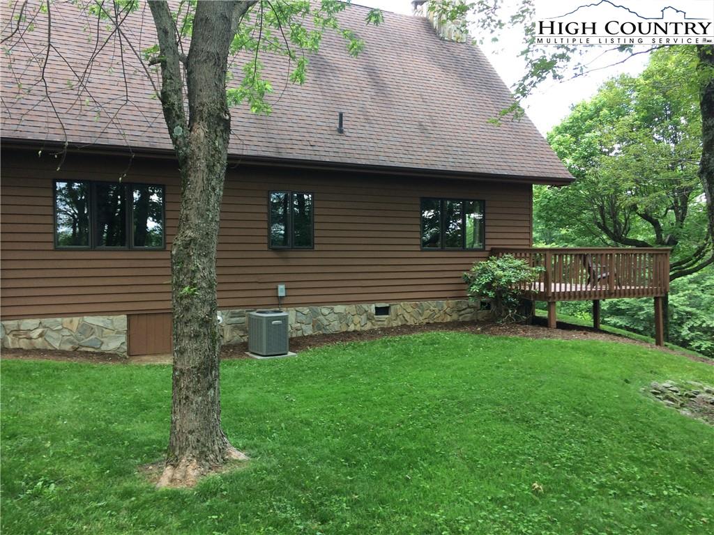 MLS 229326 276 Locust Point Drive, Boone, NC 28607