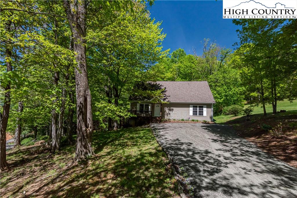 281 Hillside Oaks Drive