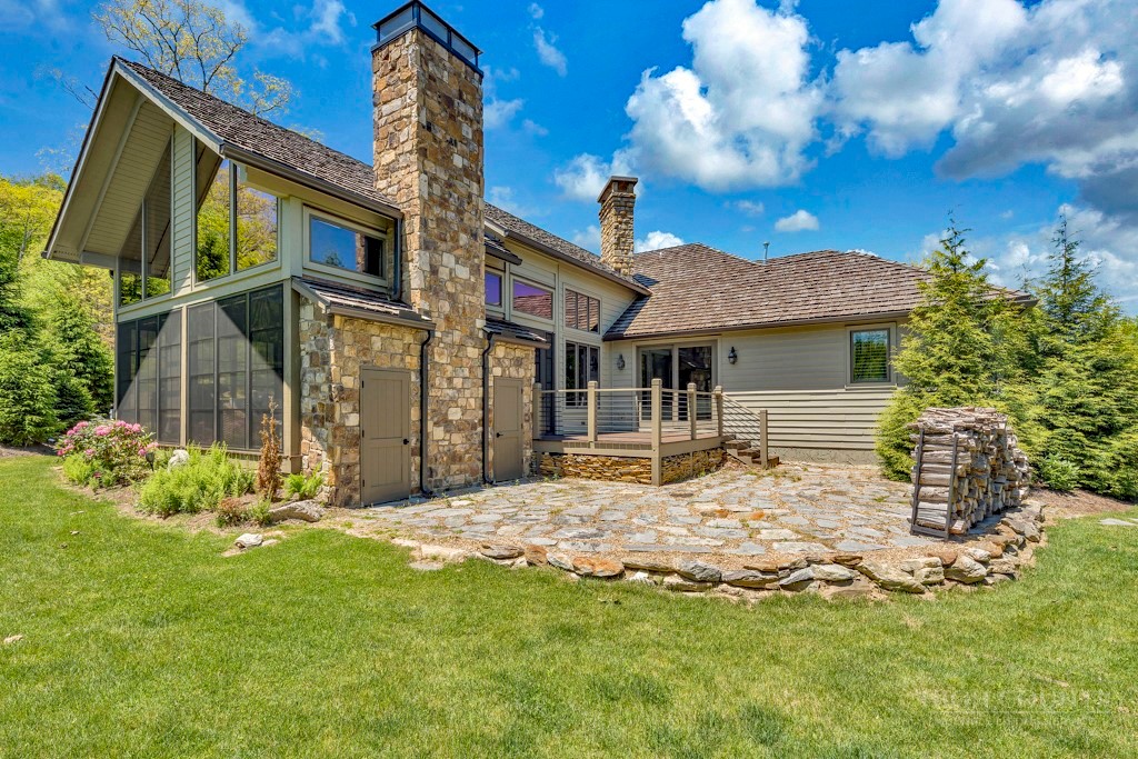 30 Crestview Lane