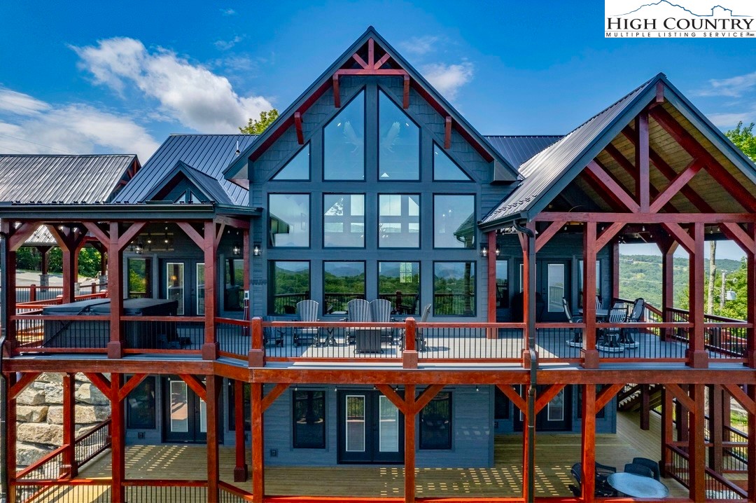 300 Pinnacle Ridge Road