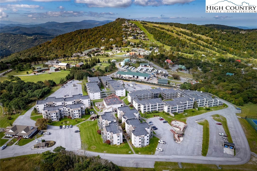301 Pinnacle Inn Road 1203