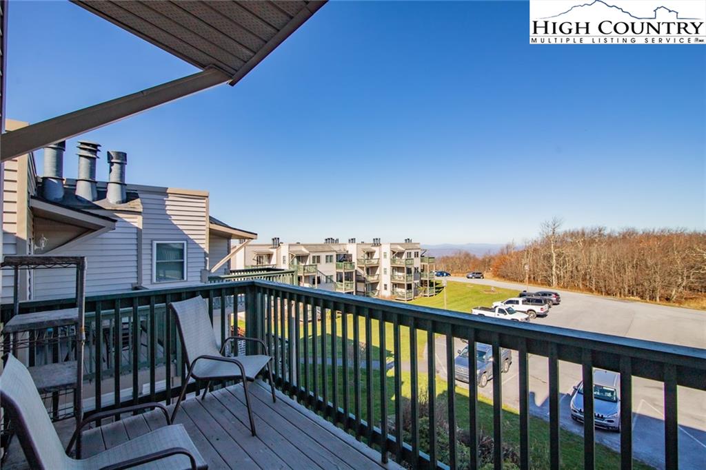 MLS 226899 301 Pinnacle Inn Road 1305, Beech Mountain, NC 28604