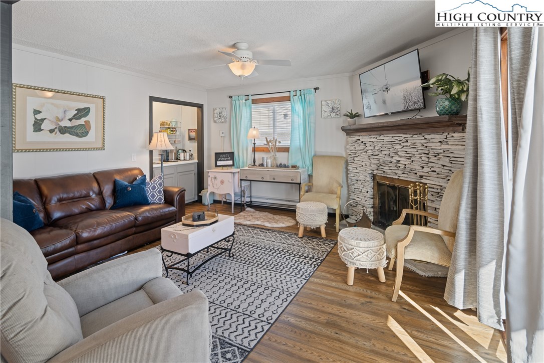 301 Pinnacle Inn Road 2101