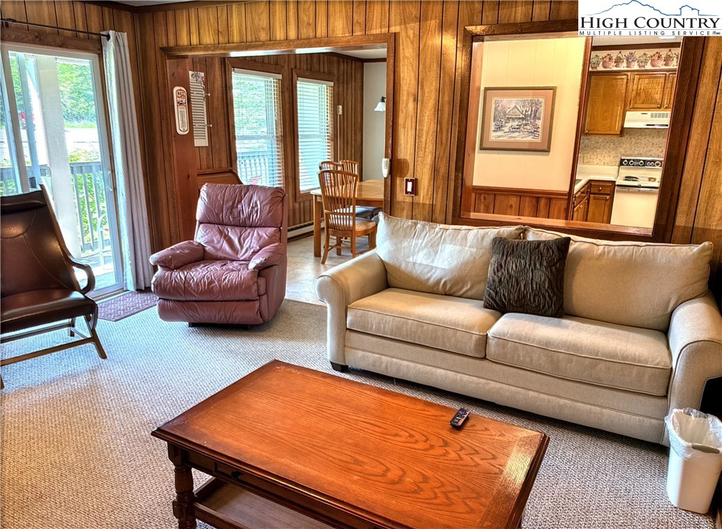 301 Pinnacle Inn Road 2105