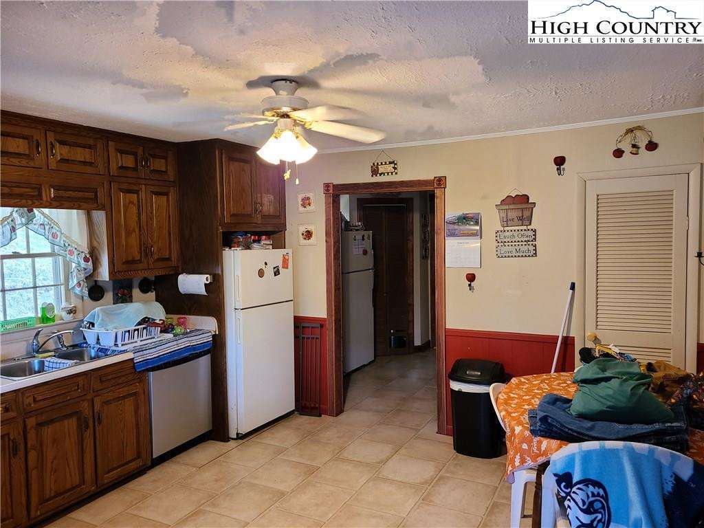 Stone Backsplash Design Ideas Pictures Remodel And Decor Page 2 Stone Backsplash Kitchen Stone Backsplash Home
