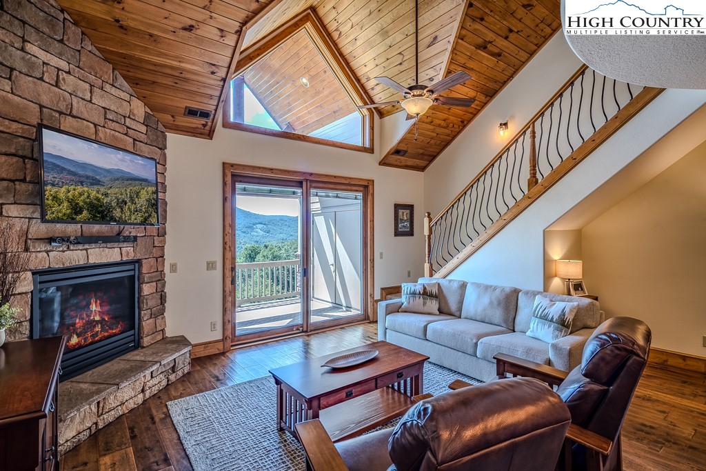 311 Penny Lane 2C
