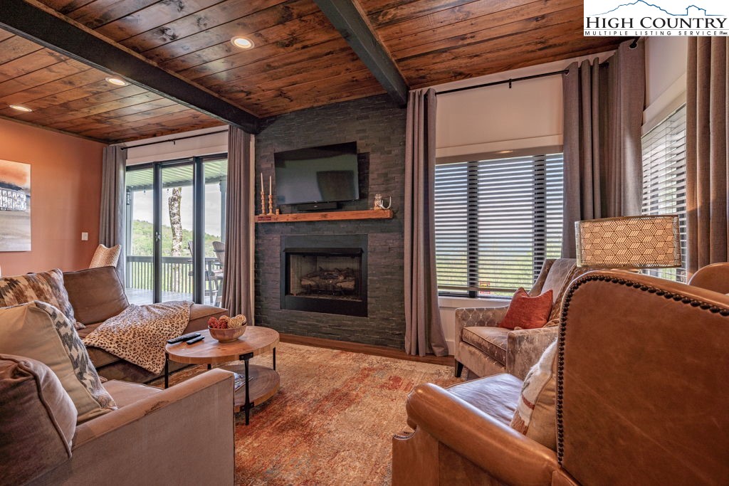 315 Skyleaf Drive D18