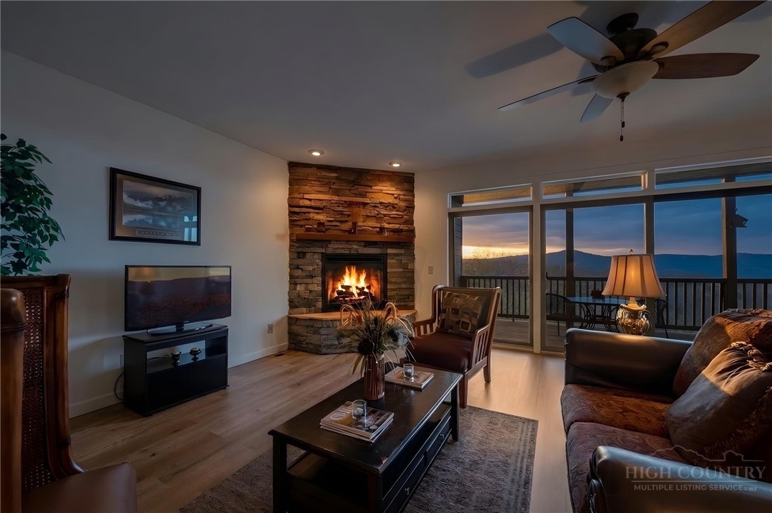 335 Pleasant View Drive 4D