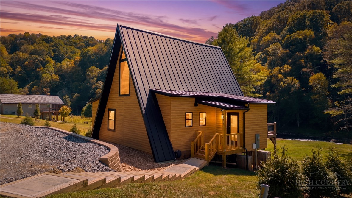 355 S River Hills Road