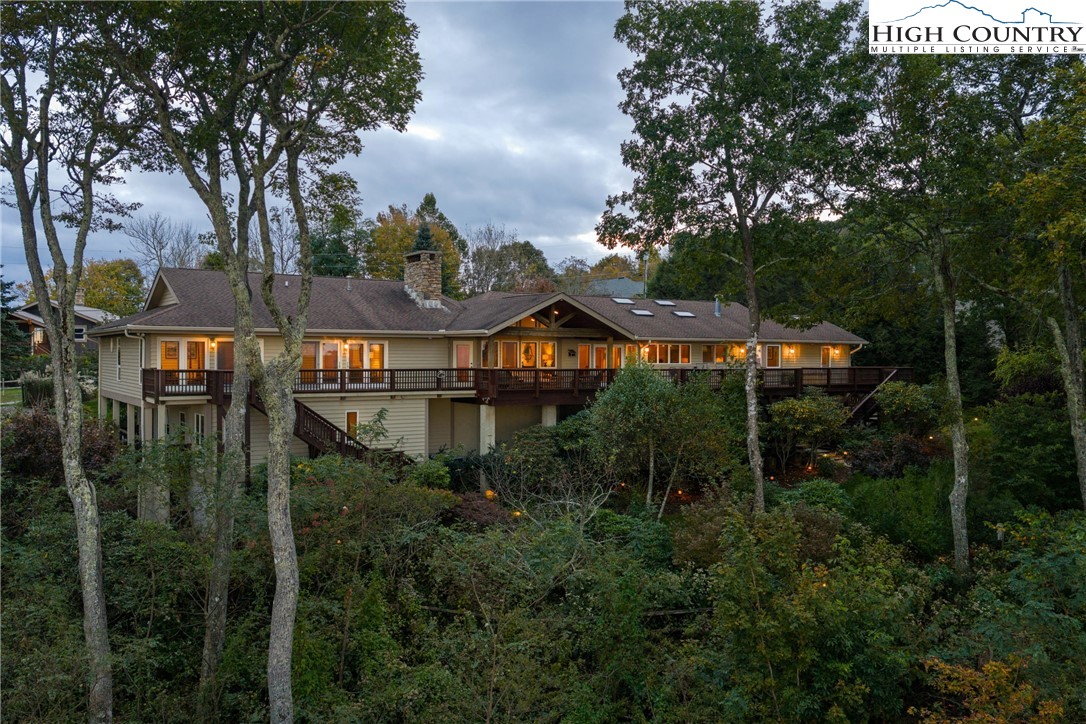 400 Rambling Road