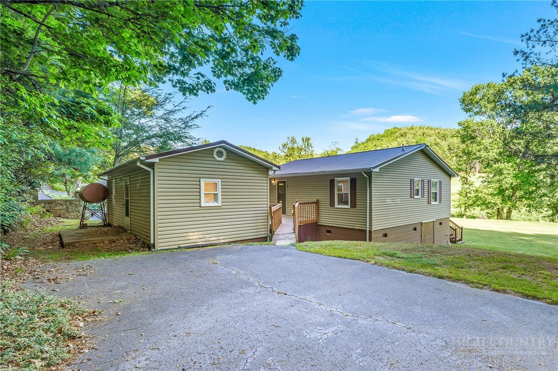 409 Ellis Road