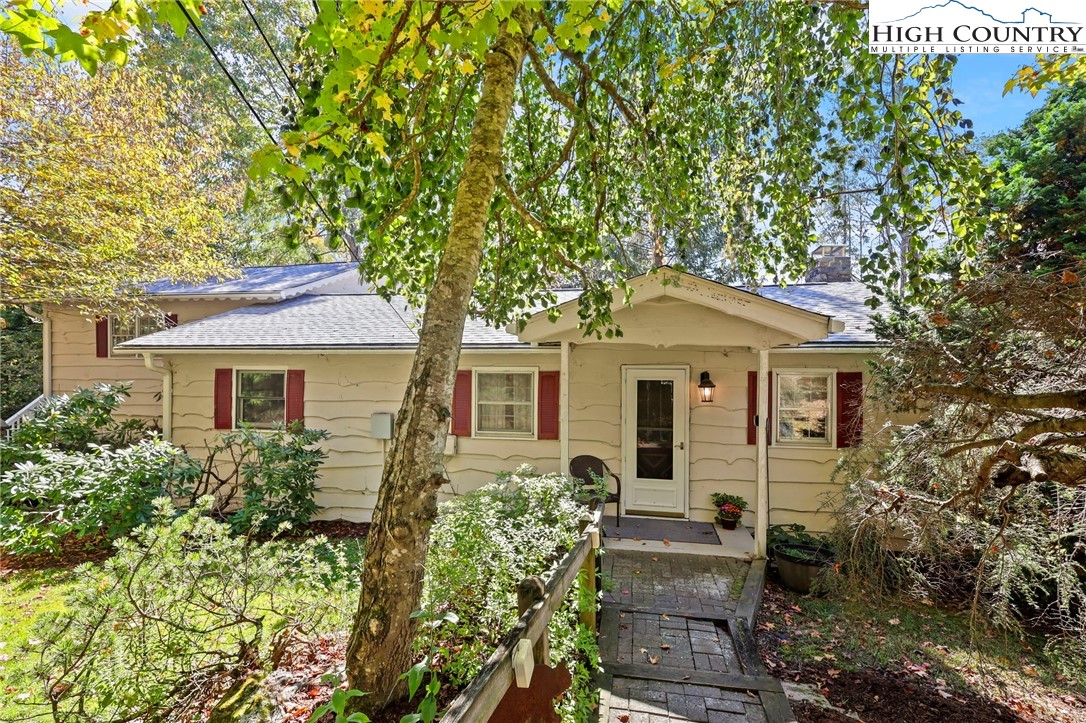 455 Boulder Gardens Road