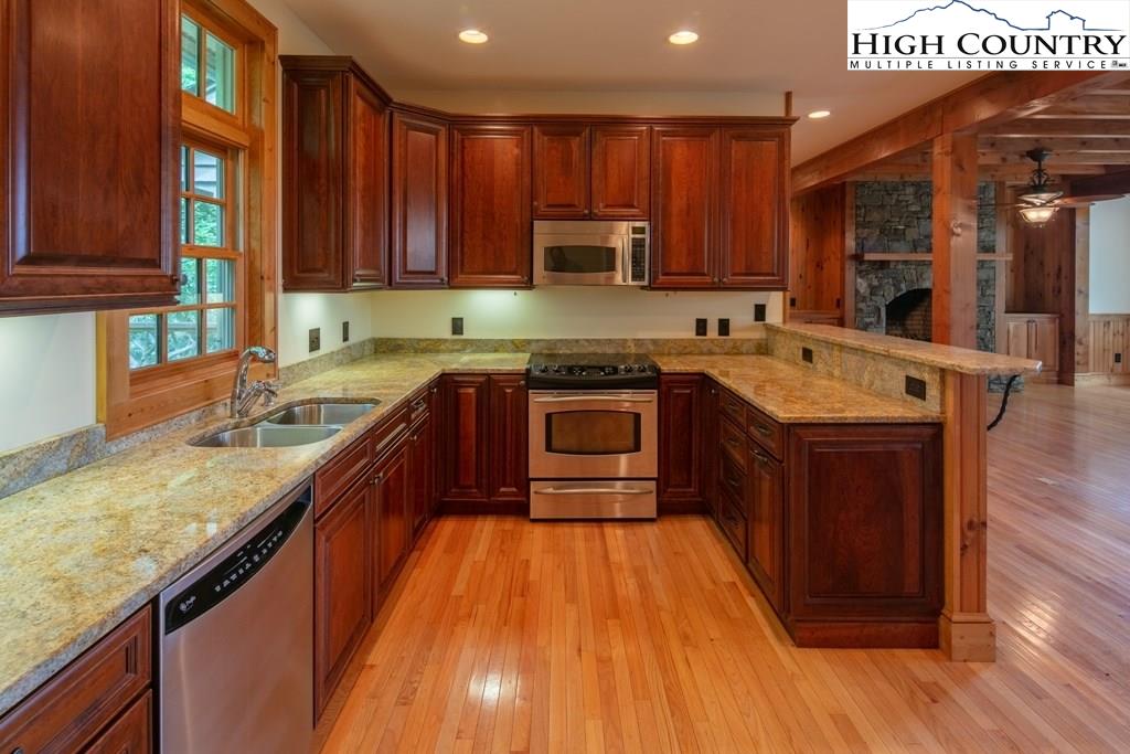 MLS 223170 465 Farm Loop Road, Banner Elk, NC 28604