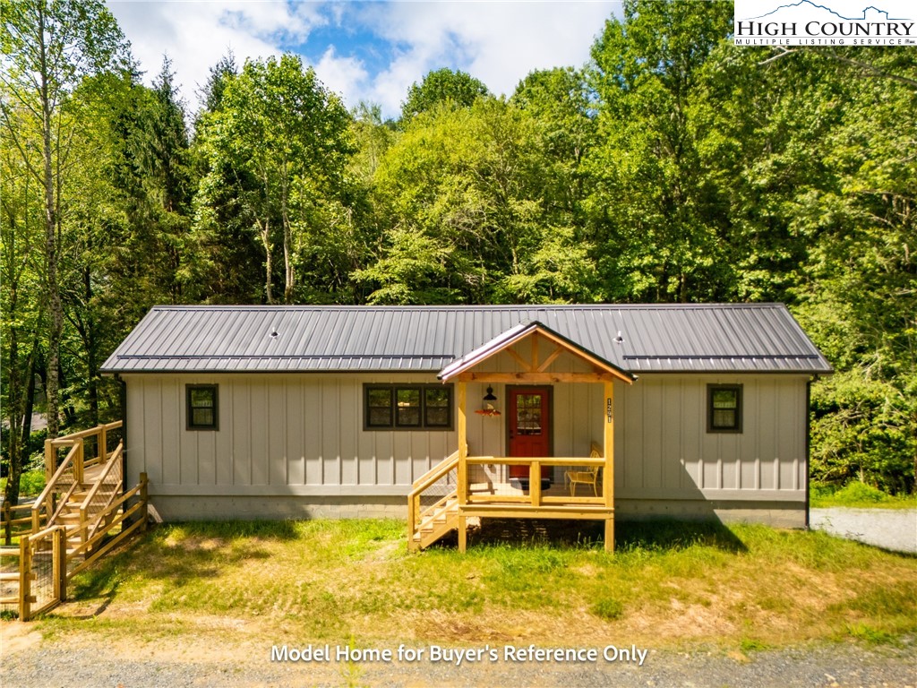 490 Laurelwood Lane