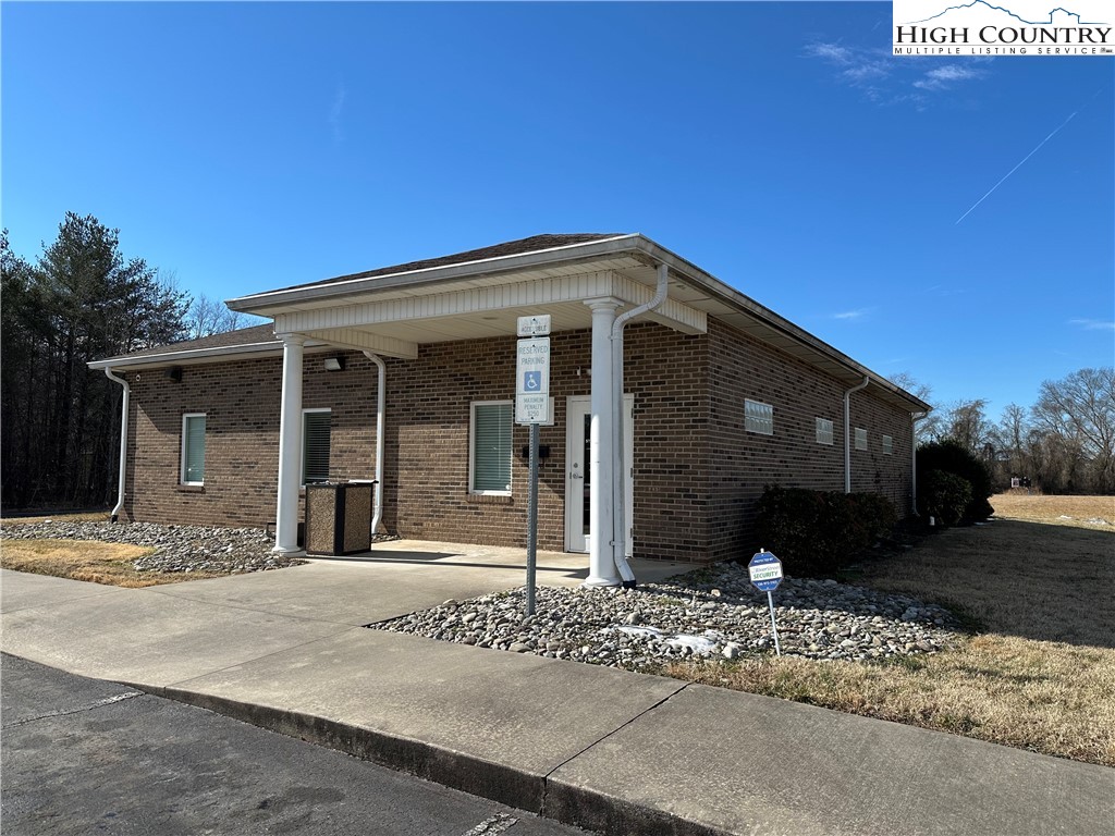 527 West Park Circle