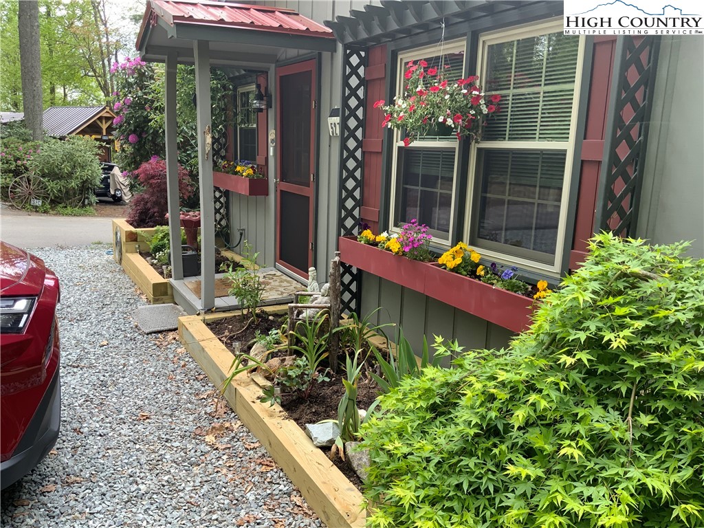 527 Windridge Road