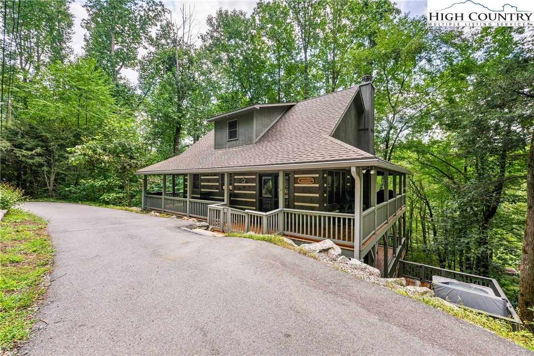 535 E Tweetsie Lane