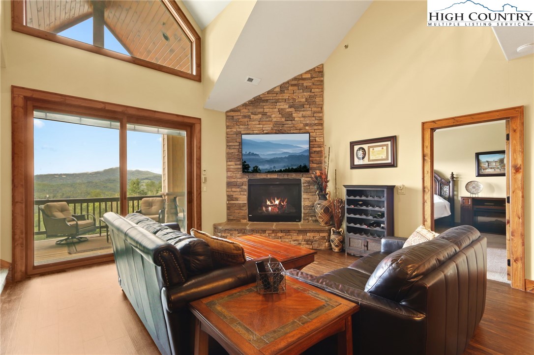 552 Penny Lane 2B