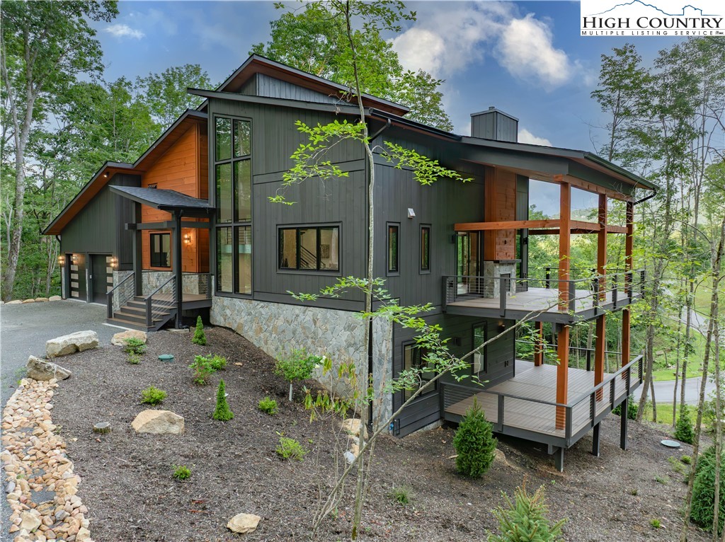 5529 Eagles Nest Trail