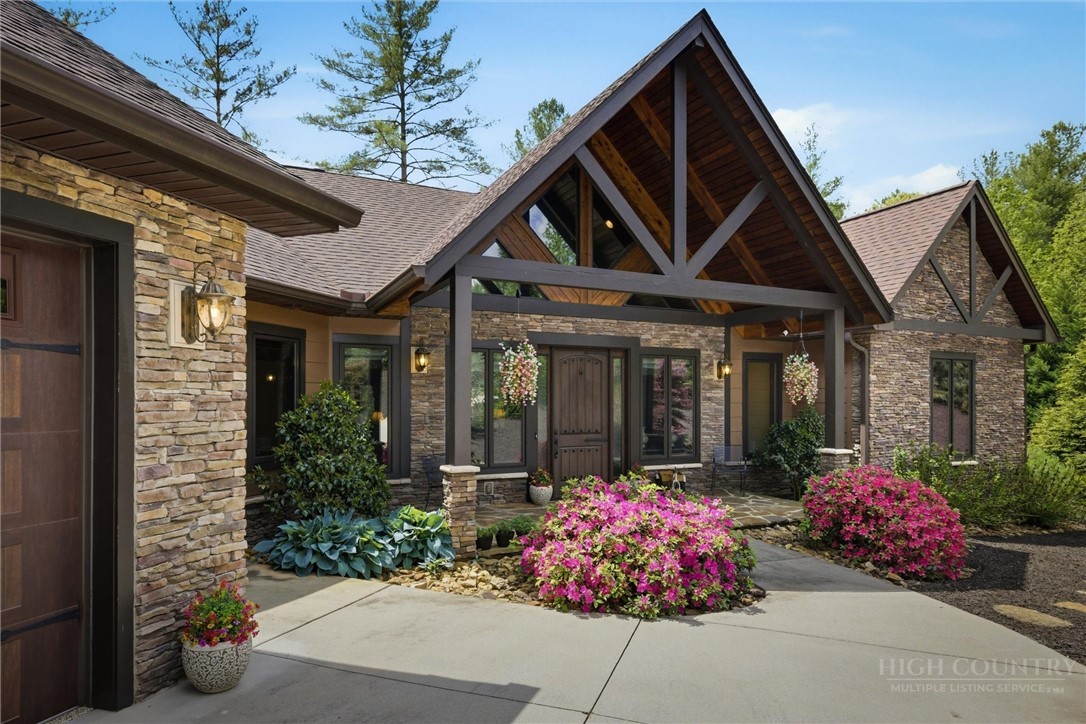 5613 Rocky Falls Lane