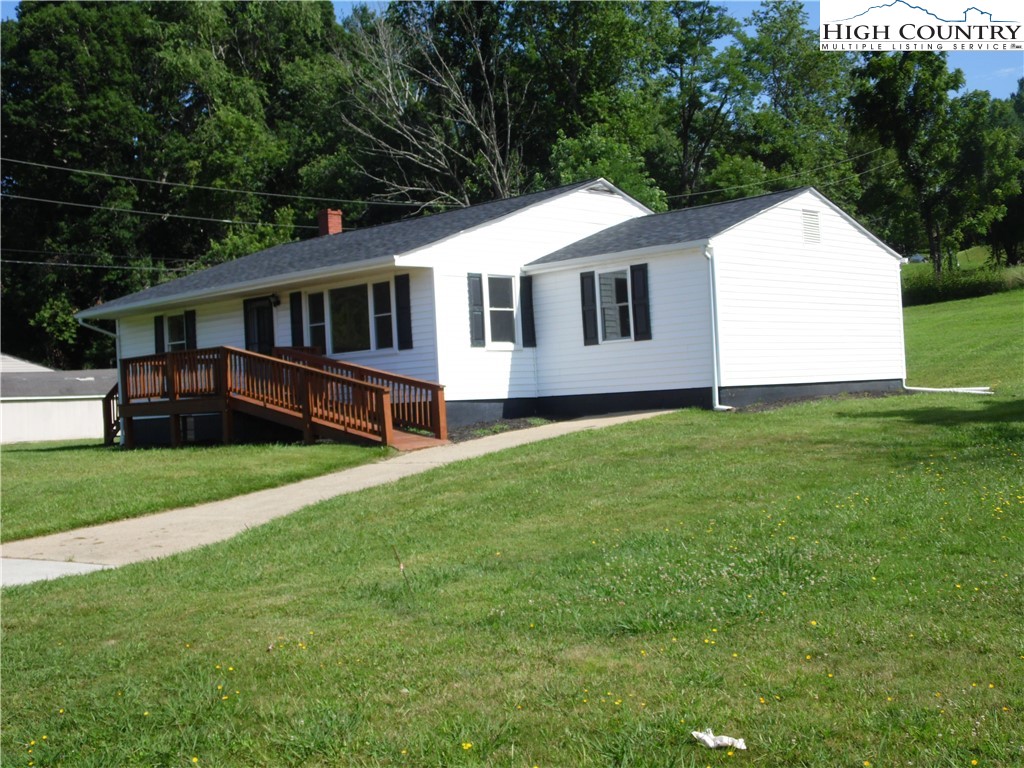 569 N Sparta Parkway
