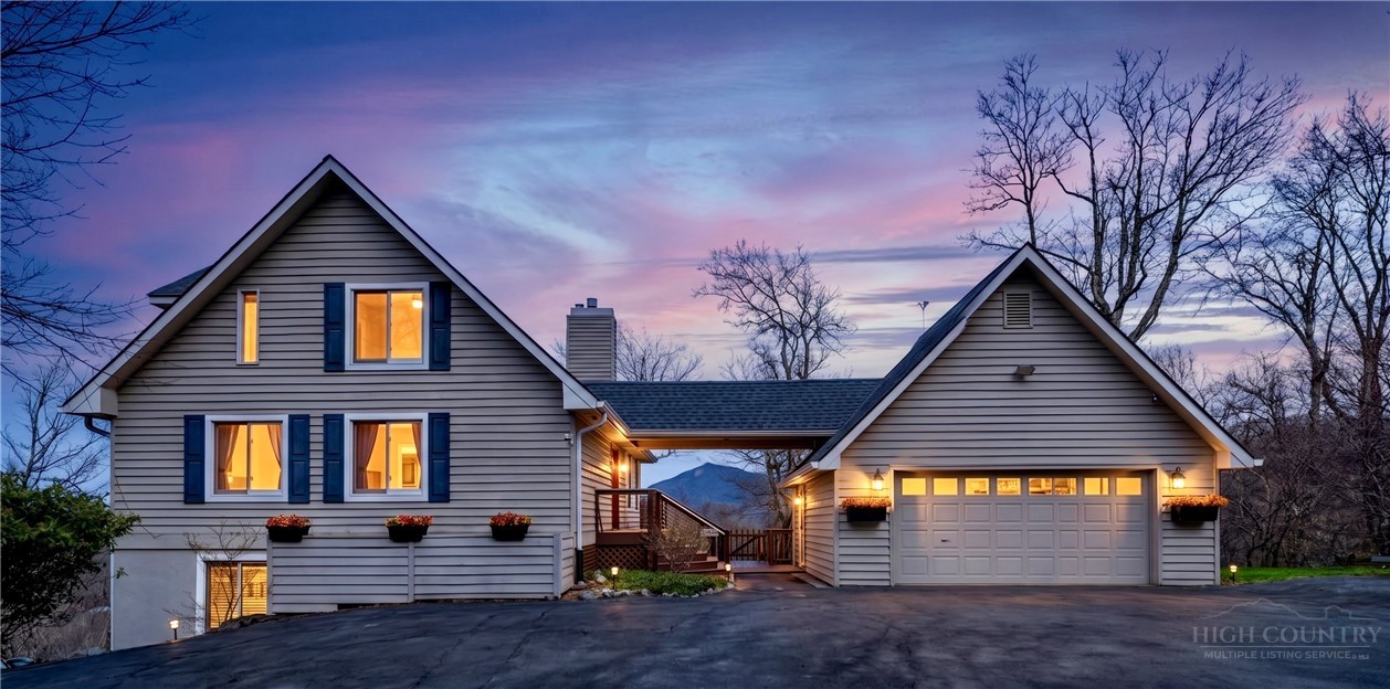 569 Shelter Rock Circle