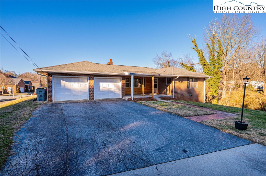 620 Diamondhead Drive