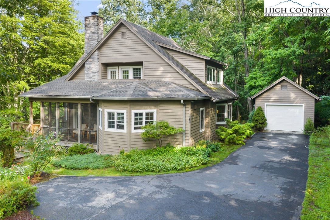 627 Seven Oaks Road
