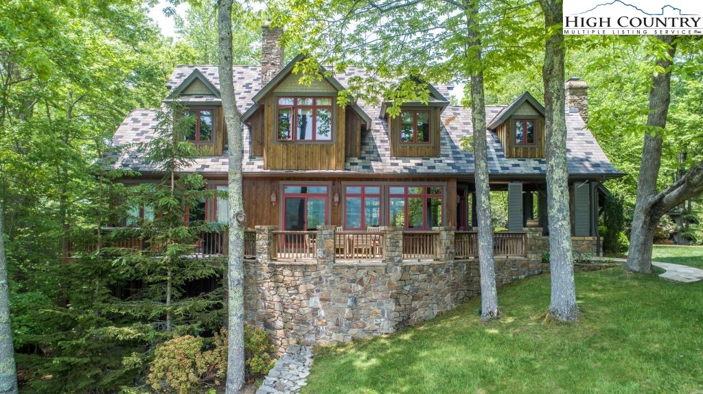 64 Hanging Rock Knoll Place