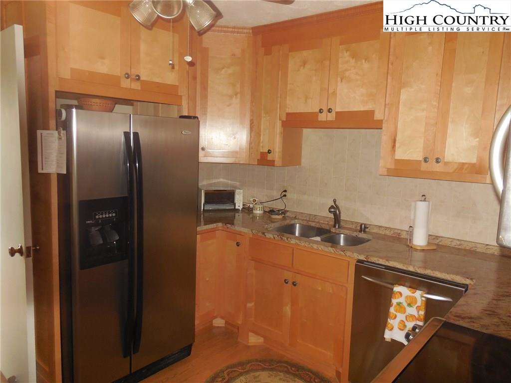 MLS 221737 651 Mountain Glen, Newland, NC 28657