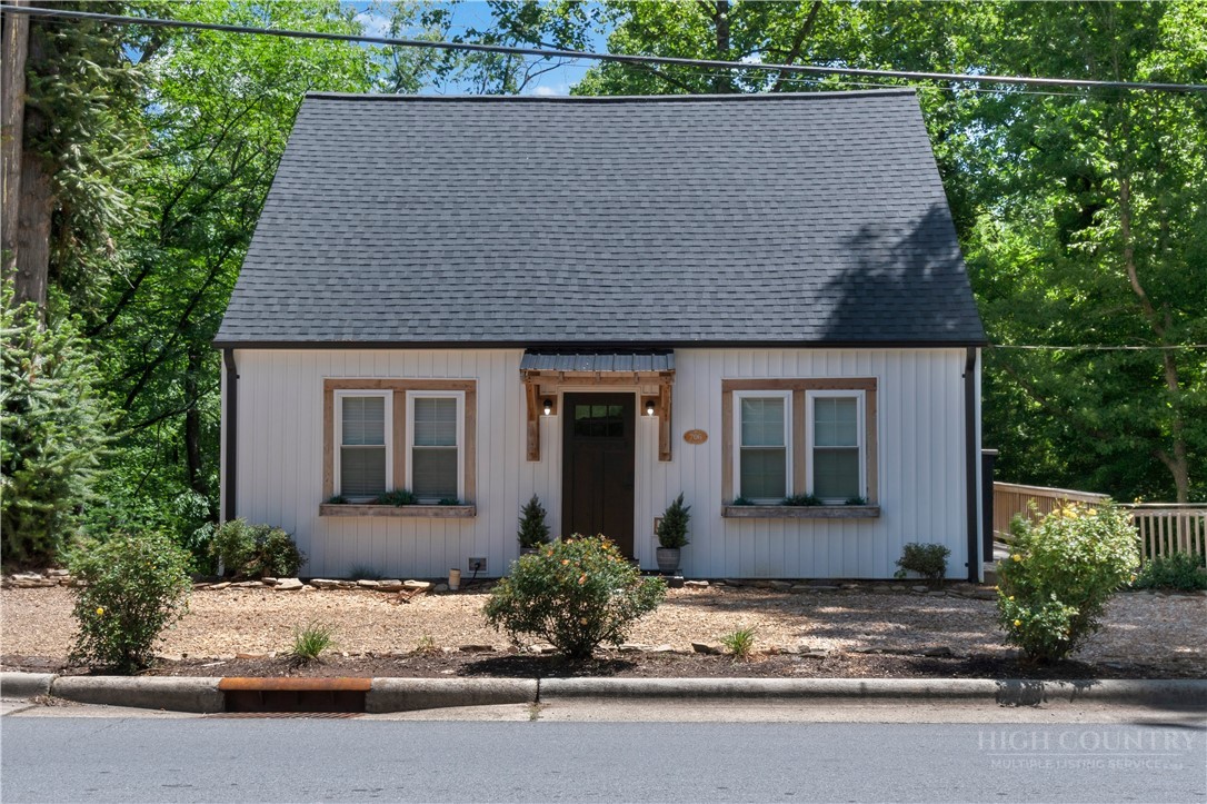 706 Elk Spur Street